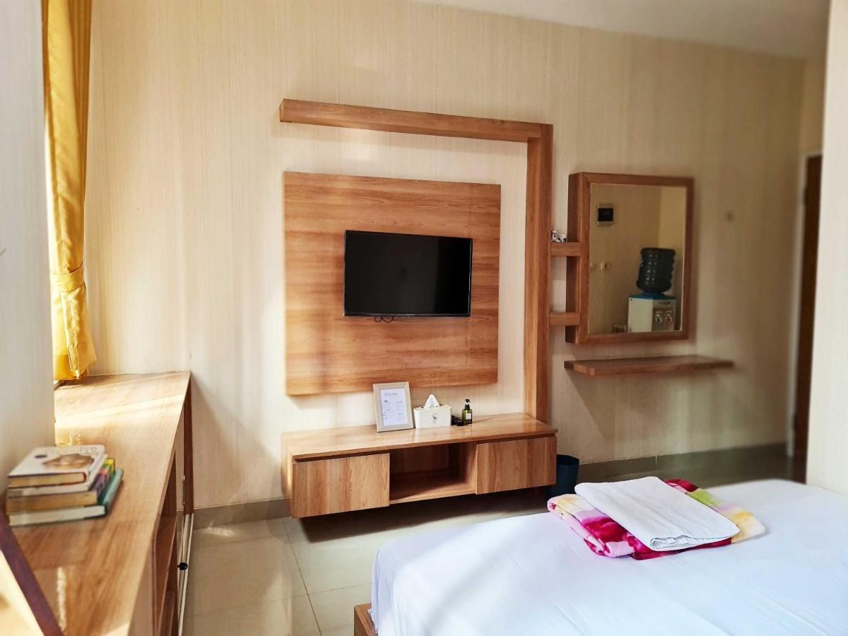 37 Guesthouse Jakarta Bagian luar foto